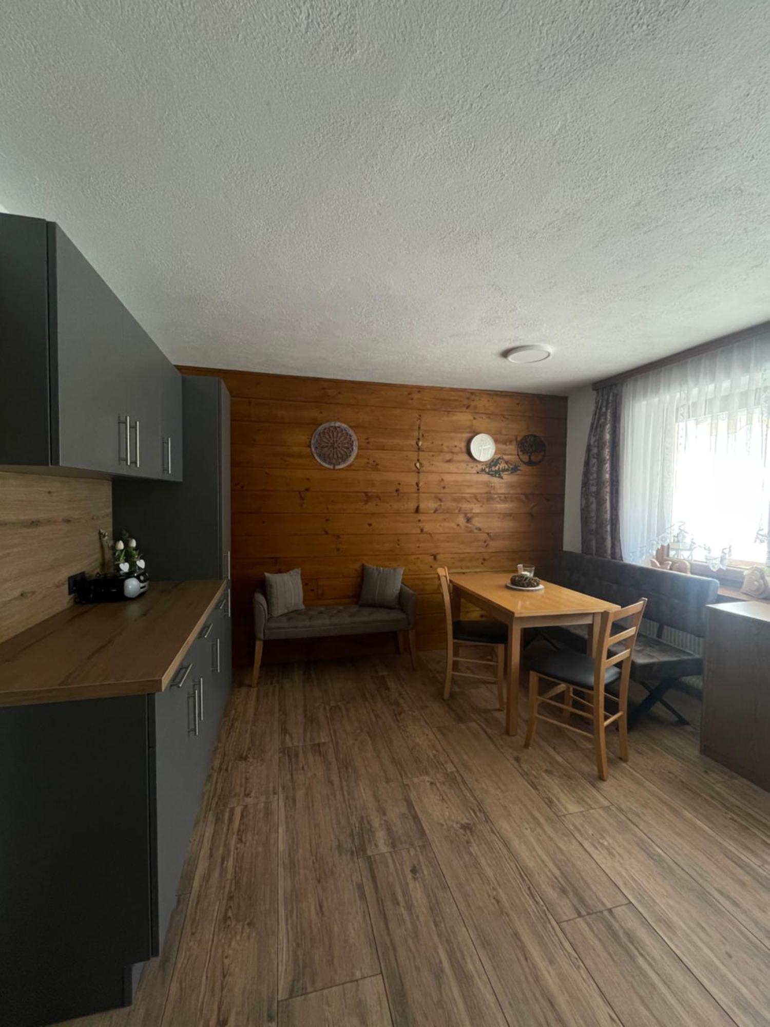 Gaesteheim Lederle Jerzens Extérieur photo